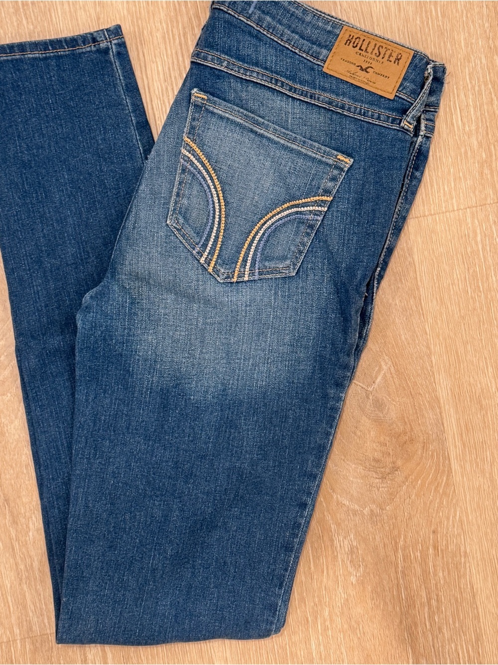Hollister Women's Skinny Jeans - Medium Dark Blue Wash